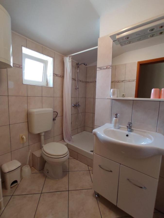 Apartmani Danica Risika Eksteriør bilde
